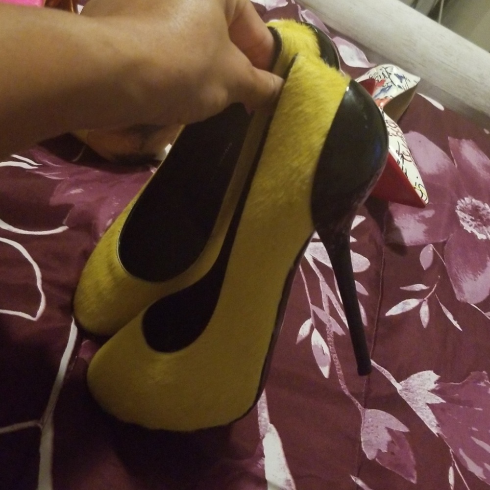 Pumps - Picture 3 of 4